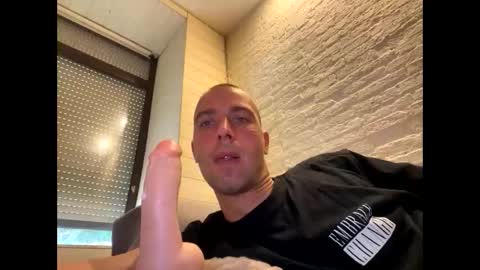 rotteei1 online show from 10/05/25, 07:50