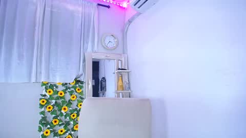 Snapshot of rous_25 chatting on 12/15/24, 04:59 rous_25 online show from 12/15/24, 04:59