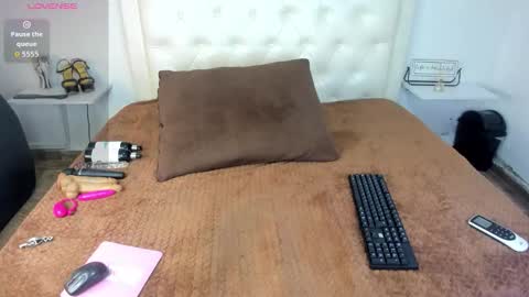 rouse_sexy_hotxx77 online show from 10/22/25, 07:46