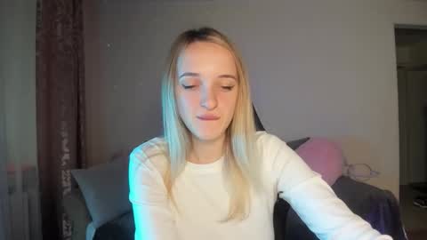 Snapshot of rousereed chatting on 10/11/25, 07:07 Rouse online show from 10/11/25, 07:07