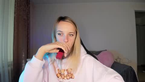 Snapshot of rousereed chatting on 10/17/25, 11:57 Rouse online show from 10/17/25, 11:57