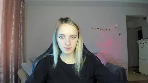 Snapshot of rousereed chatting on 10/26/25, 07:36 Rouse online show from 10/26/25, 07:36