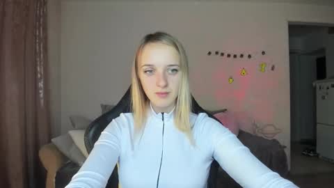 Snapshot of rousereed chatting on 11/08/25, 07:19 Rouse online show from 11/08/25, 07:19