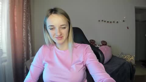 Snapshot of rousereed chatting on 11/14/25, 07:40 Rouse online show from 11/14/25, 07:40