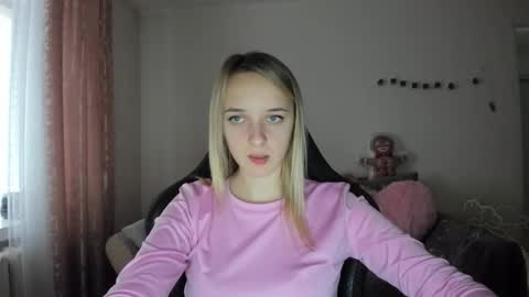 Snapshot of rousereed chatting on 11/20/25, 07:41 Rouse online show from 11/20/25, 07:41