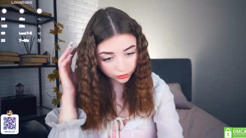 Snapshot of rowenahallman chatting on 01/16/25, 04:07 Michelle online show from 01/16/25, 04:07
