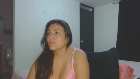 roxanasexy2025 online show from 11/06/25, 12:17