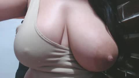 Snapshot of roxanbahottt chatting on 03/10/25, 01:21 roxxy online show from 03/10/25, 01:21