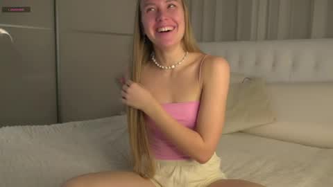 Anna Lokiss online show from 11/02/25, 12:18