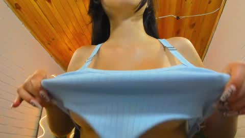 Snapshot of roxanne_tay chatting on 01/06/25, 10:58 roxanne_tay online show from 01/06/25, 10:58