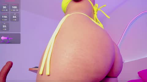 Snapshot of roxannegomez_ chatting on 12/18/24, 01:56 Roxanne Gomez online show from 12/18/24, 01:56