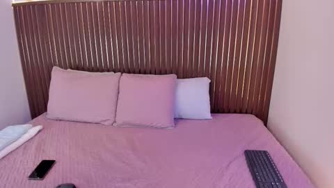 Roxie  online show from 10/15/25, 12:05