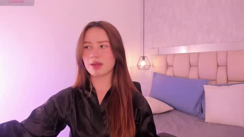 Roxie  online show from 02/18/25, 10:36