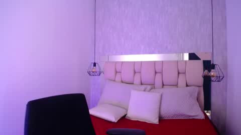 Roxie  online show from 02/24/25, 11:41