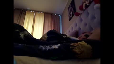 Snapshot of roxolanaa_sexy chatting on 01/04/25, 09:32 ROXOLANAA SEXY online show from 01/04/25, 09:32