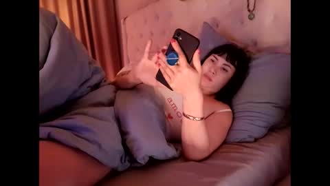 Snapshot of roxolanaa_sexy chatting on 03/11/25, 11:15 ROXOLANAA SEXY online show from 03/11/25, 11:15