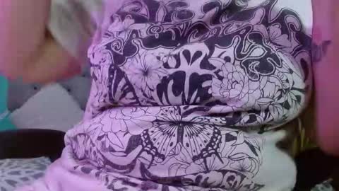 roxiie online show from 11/17/25, 02:23