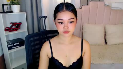 Snapshot of roxxy_blossom chatting on 09/27/25, 02:38 roxxy_blossom online show from 09/27/25, 02:38