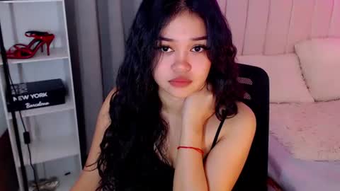 Snapshot of roxxy_blossom chatting on 10/02/25, 12:06 roxxy_blossom online show from 10/02/25, 12:06