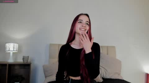 Snapshot of roxxy_mora chatting on 02/05/25, 09:07 Roxxy online show from 02/05/25, 09:07