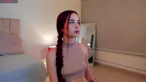 Snapshot of roxxy_mora chatting on 03/07/25, 09:27 Roxxy online show from 03/07/25, 09:27