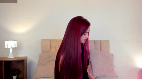 Snapshot of roxxy_mora chatting on 03/12/25, 09:13 Roxxy online show from 03/12/25, 09:13