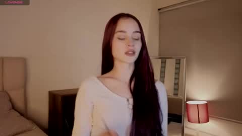 Snapshot of roxxy_mora chatting on 09/15/25, 09:37 Roxxy online show from 09/15/25, 09:37