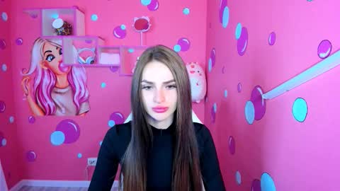 Snapshot of roxy_kisss chatting on 10/18/25, 10:27 Roxy online show from 10/18/25, 10:27