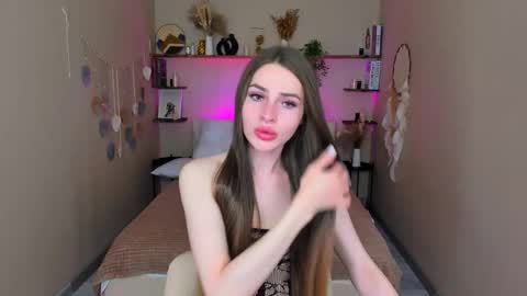 Snapshot of roxy_kisss chatting on 10/20/25, 10:49 Roxy online show from 10/20/25, 10:49