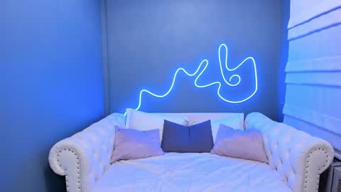 Roxy online show from 12/19/24, 10:34