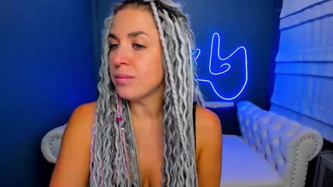 Roxy online show from 09/12/25, 02:00