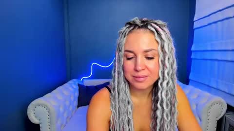 Roxy online show from 10/28/25, 01:42