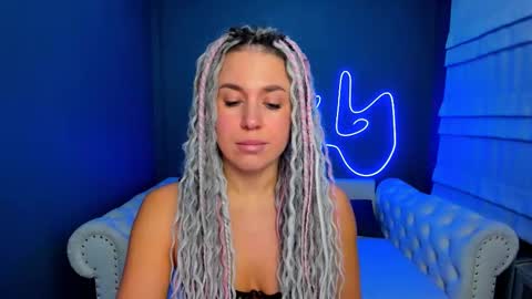 Roxy online show from 11/08/25, 02:01