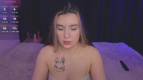 Snapshot of roxychilli chatting on 03/08/25, 06:47 Roxy online show from 03/08/25, 06:47