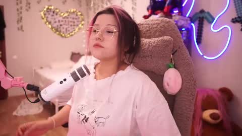 roxysuh online show from 10/20/25, 08:04