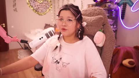 roxysuh online show from 10/24/25, 07:38