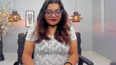 Roxy Vixen  online show from 11/02/25, 03:31