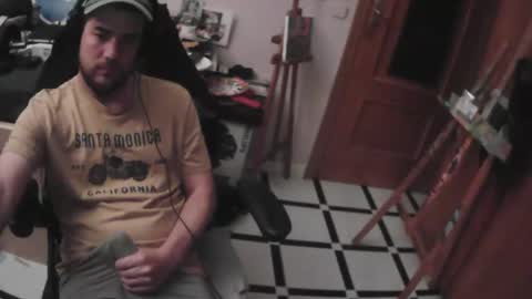 Snapshot of royer04 chatting on 10/19/25, 11:27 royer04 online show from 10/19/25, 11:27