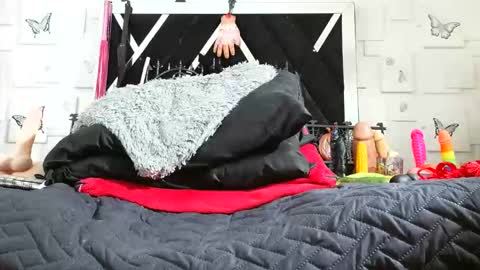 rubyemerald_ online show from 10/10/25, 01:37