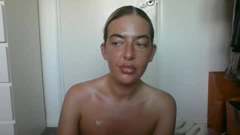 rubyredxxxoxxx online show from 01/11/25, 12:40