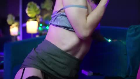 Snapshot of rubyrya chatting on 10/25/25, 10:59 Ruby online show from 10/25/25, 10:59