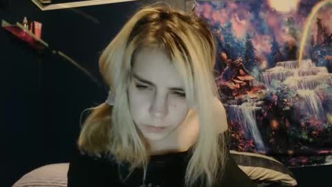 rubyy_nicolee online show from 11/12/25, 08:37