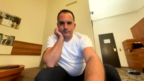 Snapshot of runner1978 chatting on 10/29/25, 07:48 runner1978 online show from 10/29/25, 07:48