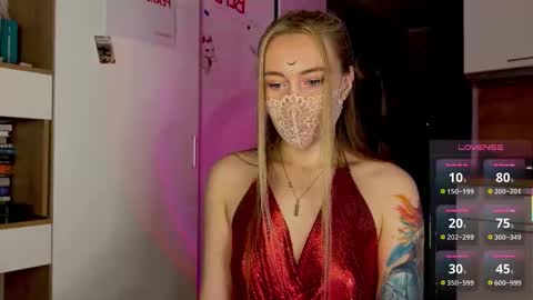 Snapshot of russian_sexy_girl5 chatting on 11/08/25, 04:40 Mary online show from 11/08/25, 04:40