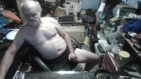 Snapshot of russtenail21 chatting on 09/08/25, 09:58 Russtenail21 online show from 09/08/25, 09:58