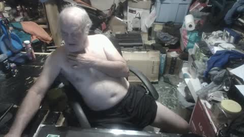 Snapshot of russtenail21 chatting on 09/11/25, 06:52 Russtenail21 online show from 09/11/25, 06:52