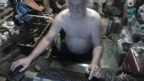 Snapshot of russtenail21 chatting on 09/16/25, 07:42 Russtenail21 online show from 09/16/25, 07:42