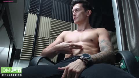 Snapshot of rustynf1tz chatting on 01/17/25, 07:30 MillionDollarGuy online show from 01/17/25, 07:30