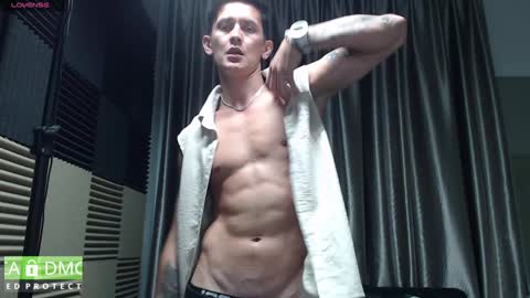 Snapshot of rustynf1tz chatting on 01/17/25, 01:35 MillionDollarGuy online show from 01/17/25, 01:35