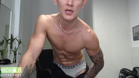 Snapshot of rustynf1tz chatting on 01/28/25, 08:47 MillionDollarGuy online show from 01/28/25, 08:47